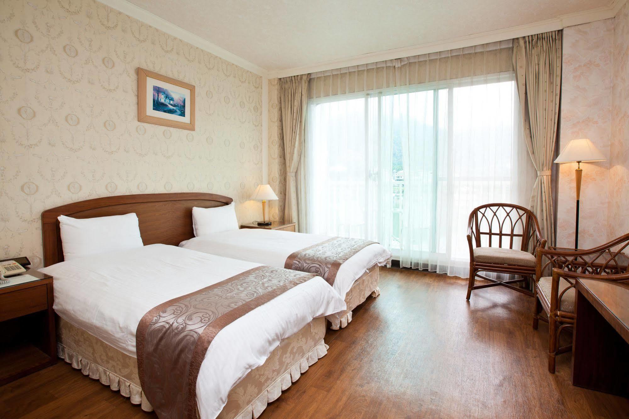 Lakeside Resort Nantou Екстериор снимка